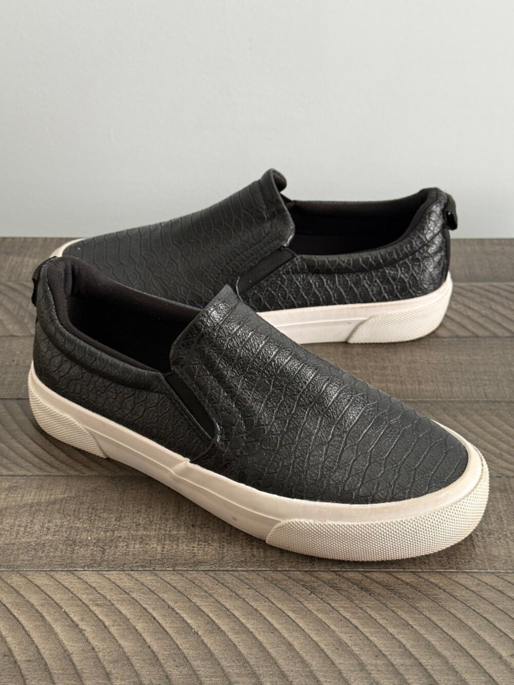 Jenn Ardor Black and White Loafers Sleek Slip-On Design Women's Loafers Size 8